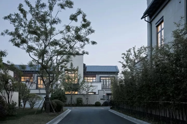 内侧修建单体的院落普遍安顿于修建和蹊径之间以；；に矫苄